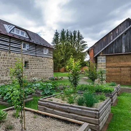 Homutuv Statek 게스트하우스 3*