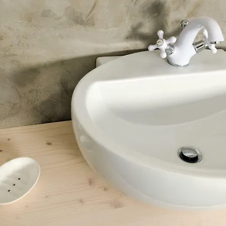 Homutuv Statek 게스트하우스